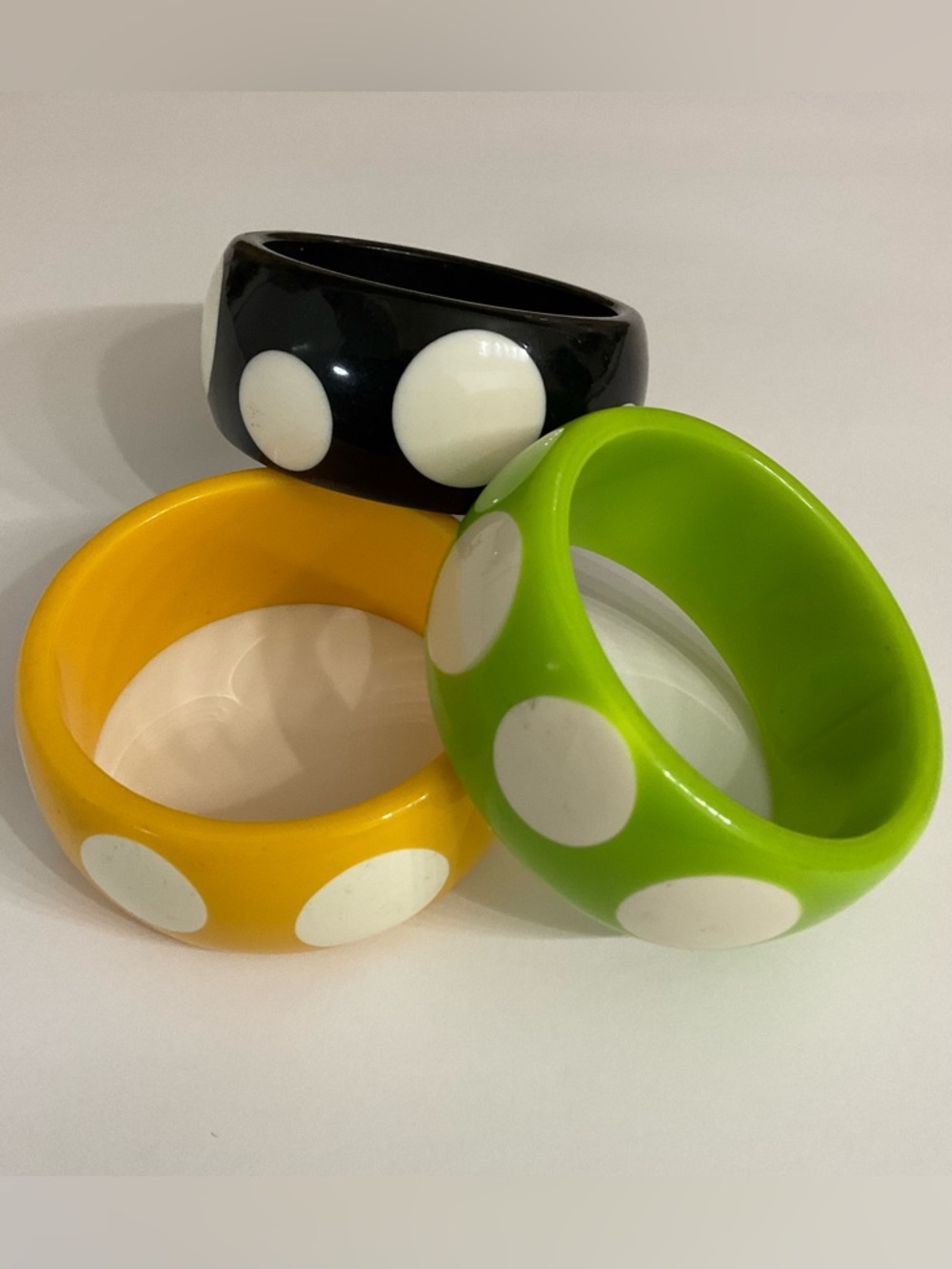Vintage Resin Polka Dot Bangle Bracelet Set of 3 Black Yellow Green